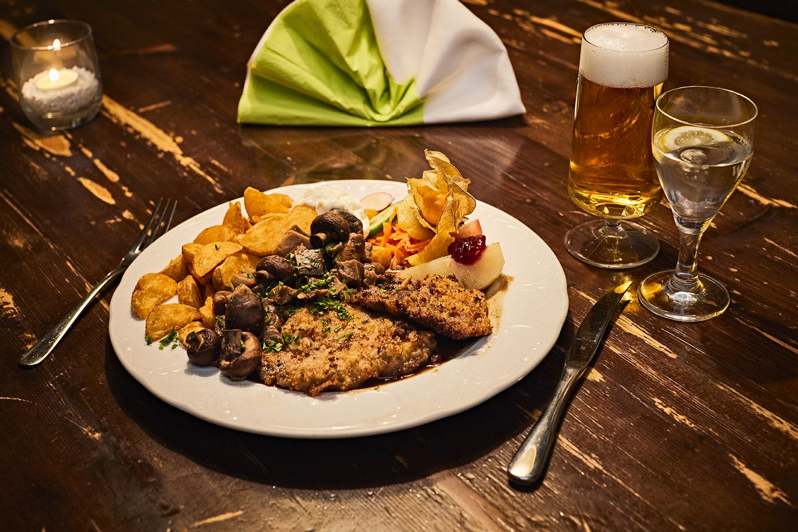 Rüssel Pub Sangerhausen leckeres Abendessen mit Bier.